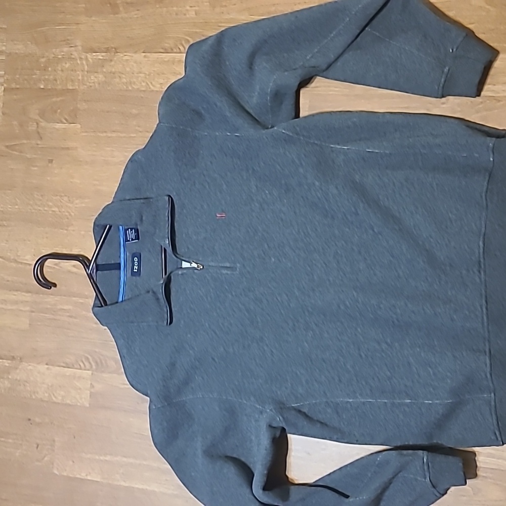 🛍 Izod 1/4 zip sweater Size L